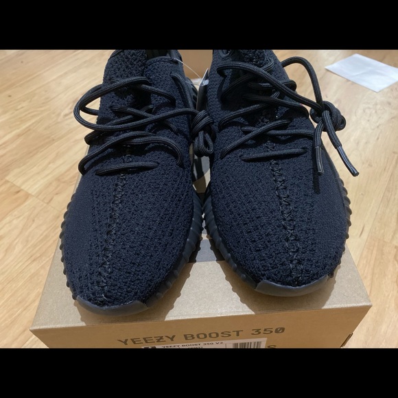 Yeezy 350 v2 - Picture 6 of 8